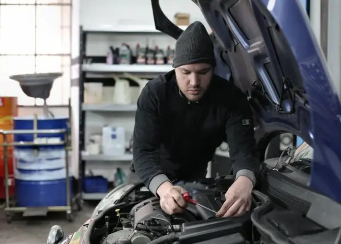 Local Toyota Mechanic: Bí Quyết Chọn Địa Chỉ Sửa Chữa Uy Tín Và Hiệu Quả Cho Xe Toyota Của Bạn Local Toyota Mechanic: Bí Quyết Chọn Địa Chỉ Sửa Chữa Uy Tín Và Hiệu Quả Cho Xe Toyota Của Bạn