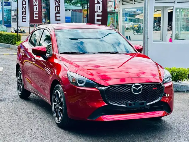 Mazda 2 Mới: Giá Lăn Bánh Bao Nhiêu, Khám Phá Phiên Bản Nào Hợp Lý?