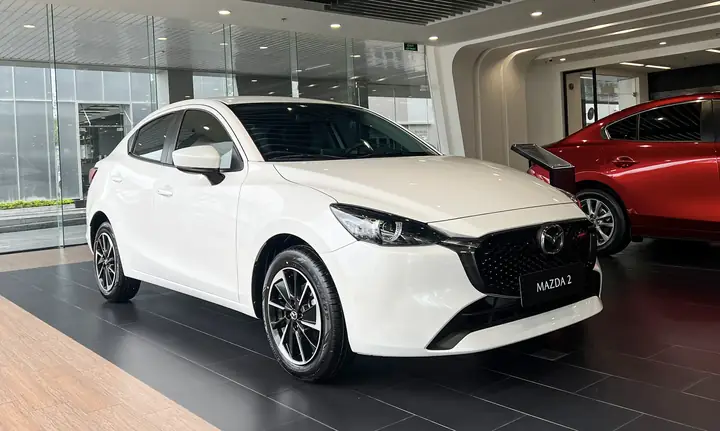 Mazda 2: Bản Tiêu Chuẩn Hay Đặc Biệt – Lựa Chọn Nào Phù Hợp Với Bạn?