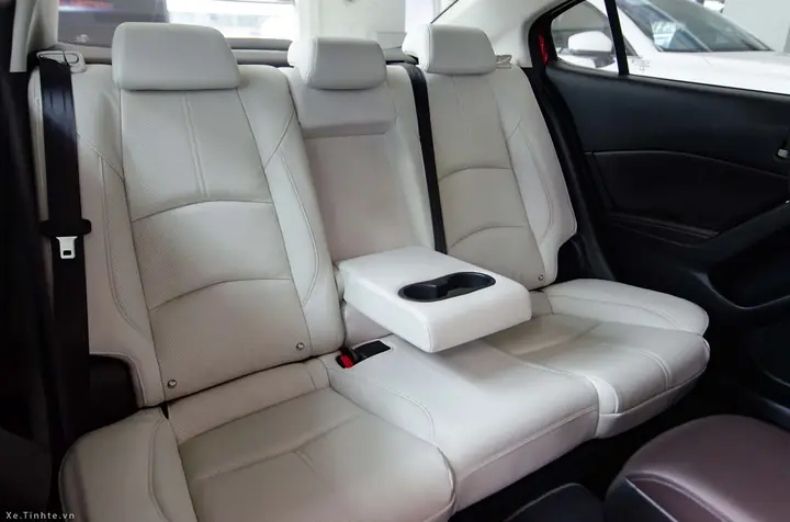 Mazda 3 1.5 Sedan: Nâng Cấp Ghế Chỉnh Điện – Sự Thoải Mái Tối Ưu Cho Người Lái