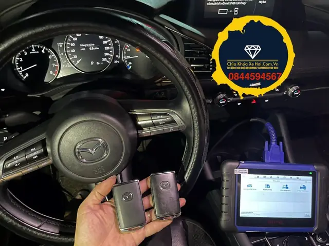 Mazda 3 Có Mở Cốp Bằng Chìa Khóa Được Không? Hướng Dẫn Chi Tiết