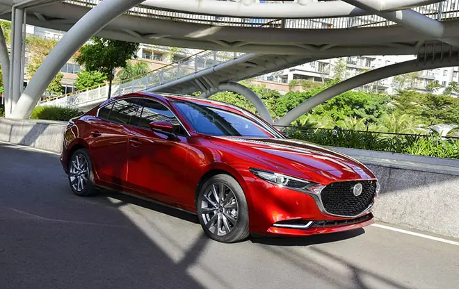 Mazda 3 Đẹp Lung Linh: Đối Đầu Cerato Tháng 7 - Cuộc Chiến Phân Khúc Sedan Hạng C