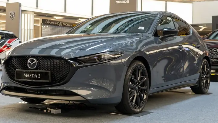 Mazda 3 Hb 1.5l Machine Grey: Phân Tích Chi Tiết Màu Sơn Và Những Điều Bạn Cần Biết