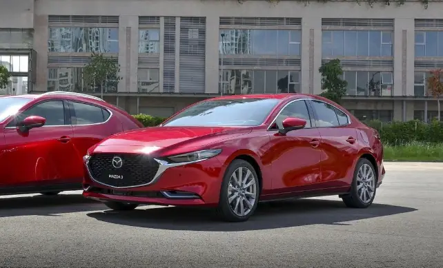 Mazda 3 Sedan 1.5 Đỏ Soul Red Crystal: Vẻ Đẹp Sang Trọng Và Trải Nghiệm Lái Đầy Cảm Hứng