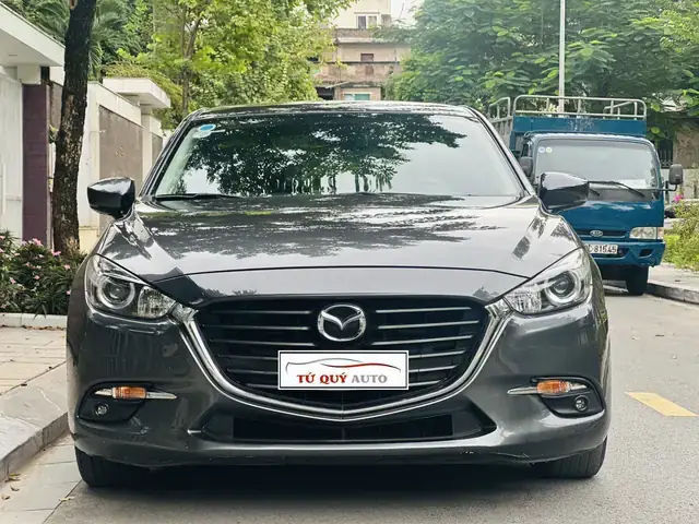 Mazda 3 So Sánh Màu Xám Và Màu Bạc: Đâu Là Lựa Chọn Tinh Tế Cho Bạn?