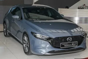 Mazda 3 So Sánh Màu Xám Và Màu Bạc: Đâu Là Lựa Chọn Tinh Tế Cho Bạn?