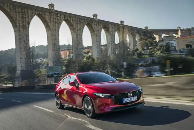 Mazda 3 Thế Hệ Thứ 3: Đánh Giá Toàn Diện, Thông Số Kỹ Thuật & Giá Bán