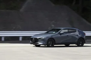 Mazda 3 Thế Hệ Thứ 3: Đánh Giá Toàn Diện, Thông Số Kỹ Thuật & Giá Bán