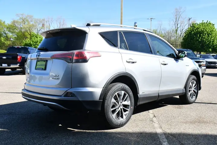 Morries Toyota: Tổng Quan Chi Tiết Về Dòng Xe Và Những Điểm Nổi Bật
