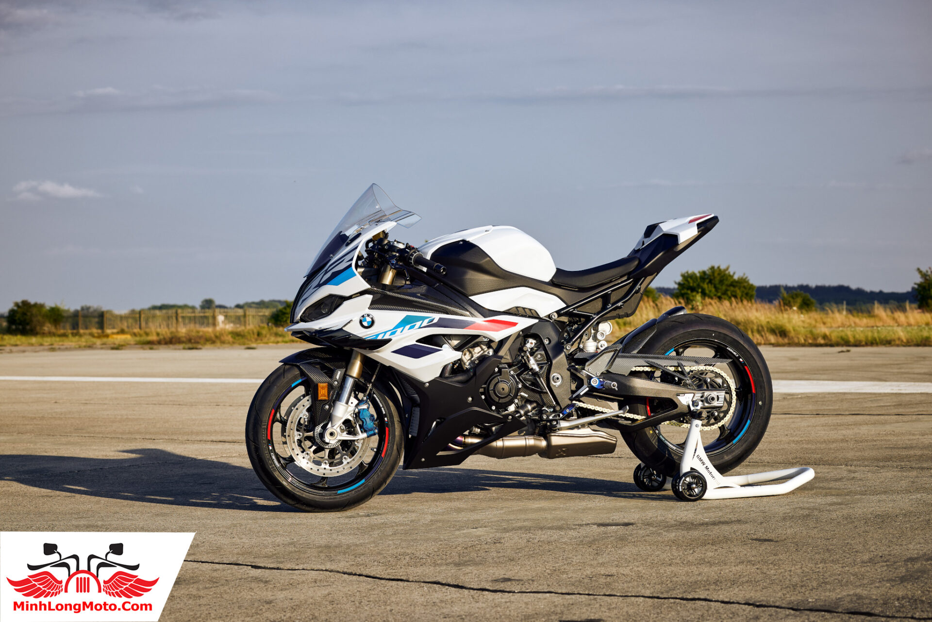 BMW S1000RR Giá Bao Nhiêu? Cập Nhật Bảng Giá Mới Nhất 2024 & Phân Tích Chi Tiết 3 moto bmw s1000rr giá bao nhiêu - Hình 3