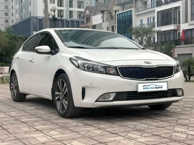 Cerato 2.0 2017 Vs Mazda 3 1.5 2017: Đâu Là Lựa Chọn Tối Ưu Cho Bạn?