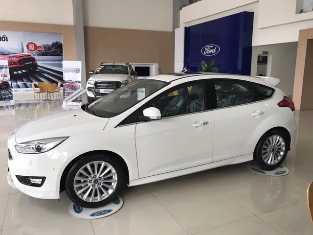 Nên Mua Xe Mazda 2 Hay Ford Focus Trend: So Sánh Chi Tiết Cho Người Tiêu Dùng Thông Thái