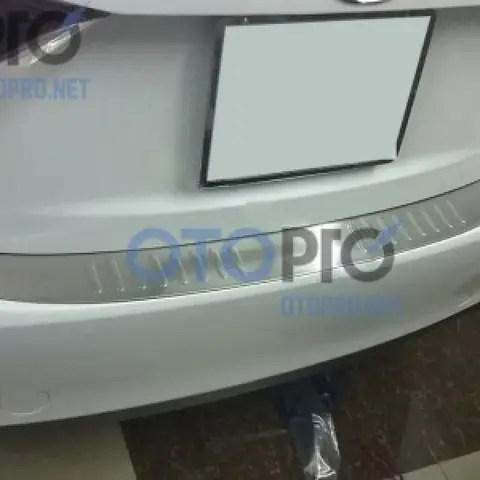 Nẹp Chống Trầy Cốp Sau Xe Mazda 3: Giải Pháp Bảo Vệ Toàn Diện & Nâng Tầm Thẩm Mỹ