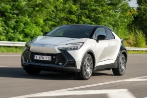 New Toyota Chr 2024: Đánh Giá Toàn Diện Từ Thiết Kế Đến Trải Nghiệm Lái