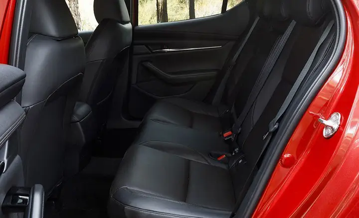 Nội Thất Mazda 3: Ghế Sau Có Gập Gọn Không Và Những Điều Bạn Cần Biết
