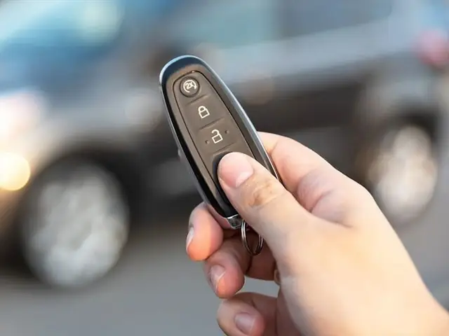 Nút Mở Cốp Trên Chìa Khóa Mazda 3: Hướng Dẫn Sử Dụng Và Khắc Phục Sự Cố