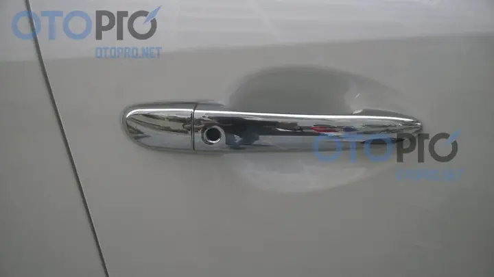 Ốp Mạ Crom Bên Trong Cho Mazda 3: Nâng Tầm Nội Thất Sang Trọng & Đẳng Cấp
