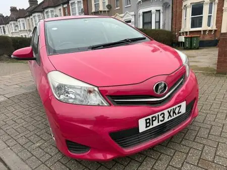 Pink Toyota Yaris: Biểu Tượng Thời Trang Và Đam Mê Đường Phố Pink Toyota Yaris: Biểu Tượng Thời Trang Và Đam Mê Đường Phố