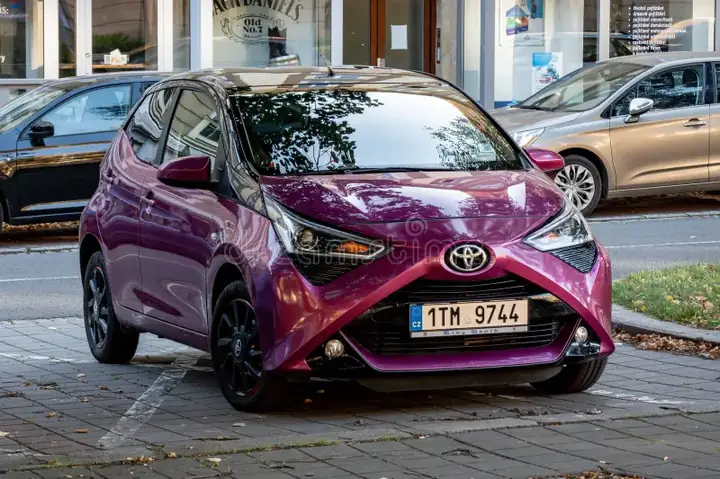 Purple Toyota: Tất Cả Những Điều Bạn Cần Biết Về Xe Toyota Màu Tím