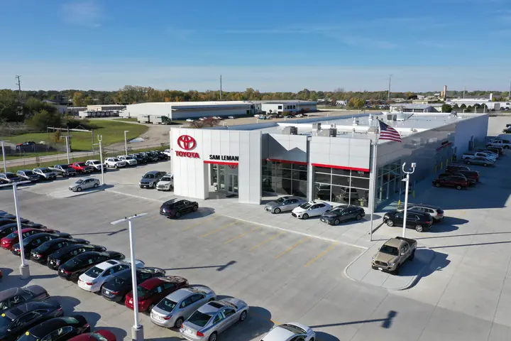 Sam Leman Và Toyota: Hành Trình Đam Mê, Thành Công Và Tầm Ảnh Hưởng Trong Ngành Ô Tô Việt Nam Sam Leman Và Toyota: Hành Trình Đam Mê, Thành Công Và Tầm Ảnh Hưởng Trong Ngành Ô Tô Việt Nam