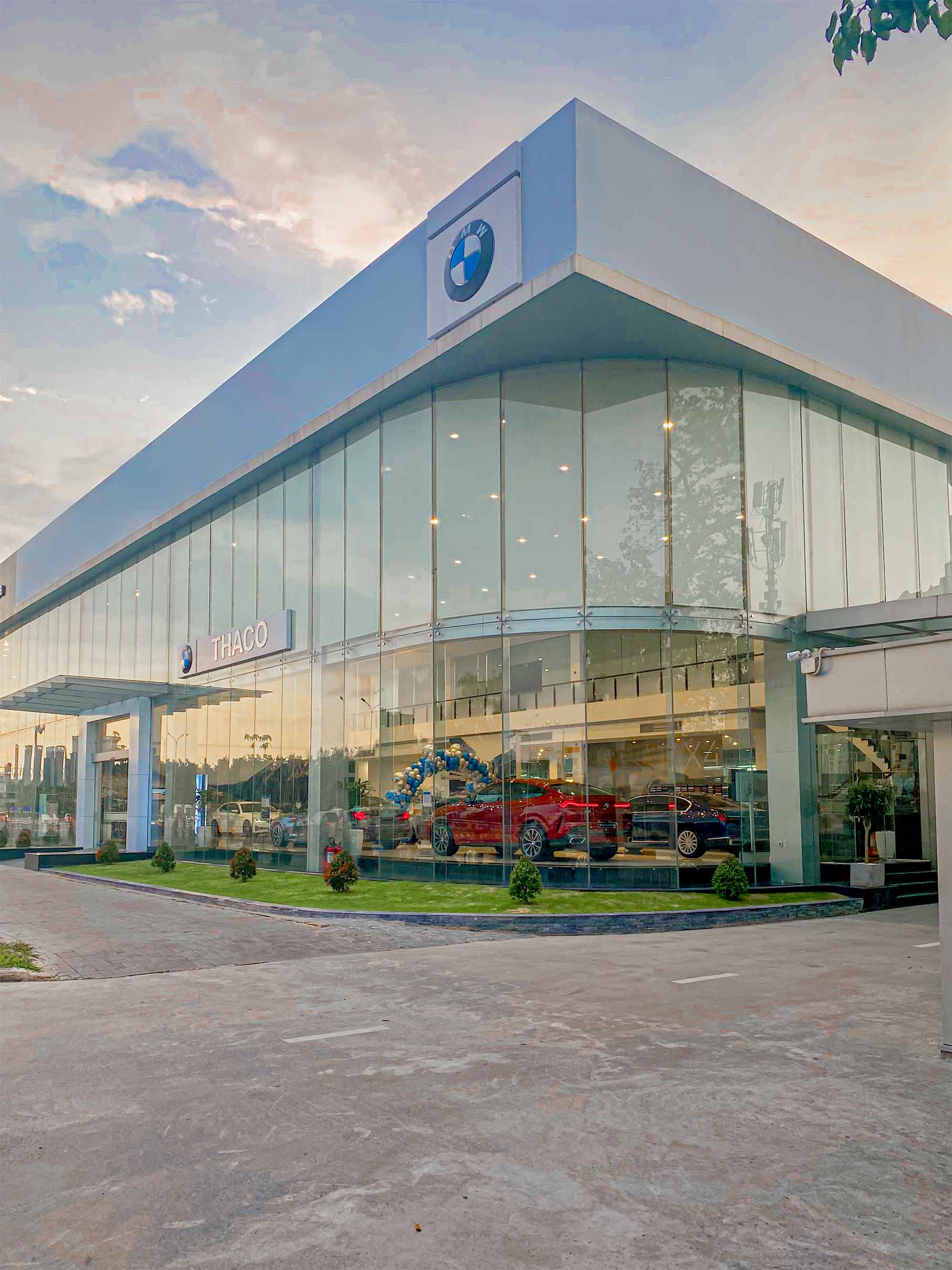 Showroom BMW: Trải Nghiệm Đẳng Cấp Xe Hơi Đức Tại Việt Nam 1 showroom bmw - Hình 5