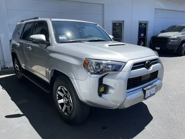 Silver Toyota: Tổng Quan Về Các Mẫu Xe Toyota Màu Bạc Và Cách Chọn Mua