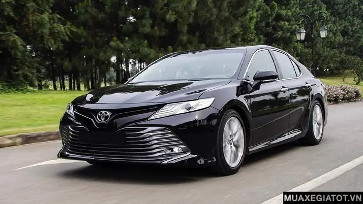 So Sánh Camry 2.5q Và Mazda 6 Premium: Lựa Chọn Nào Tối Ưu Cho Người Việt?