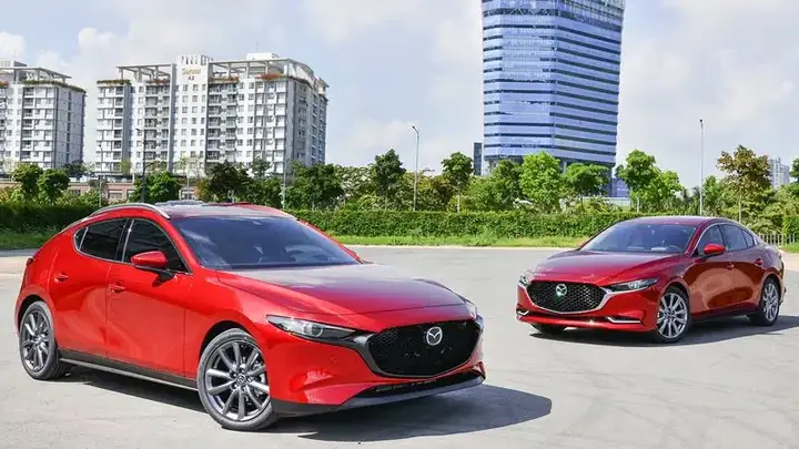 So Sánh Mazda 3 1.5 Và Toyota Altis 1.8 2017: Chọn Xe Nào Phù Hợp Với Bạn?
