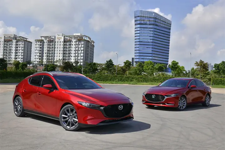 So Sánh Mazda 3 Sedan 1.5 Premium Và Luxury: Lựa Chọn Nào Phù Hợp Với Bạn?