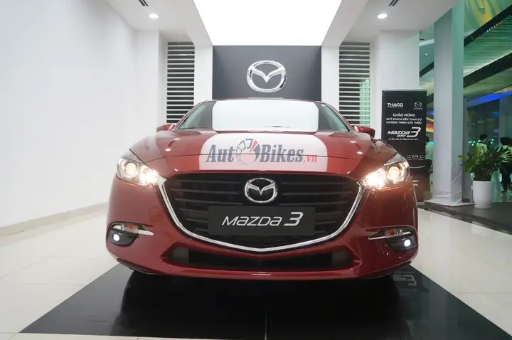 So Sánh Mazda 3 Và Mazda 3 2017: Nên Chọn Phiên Bản Nào Cho Người Dùng Việt?
