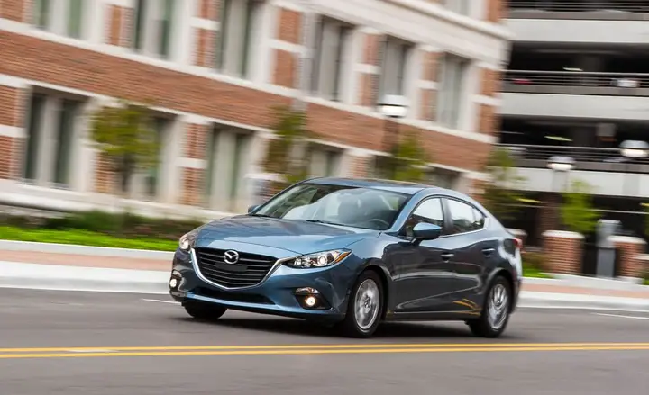 So Sánh Mazda 3 Và Mazda 3 Facelift 2017: Đâu Là Lựa Chọn Tối Ưu Cho Bạn?