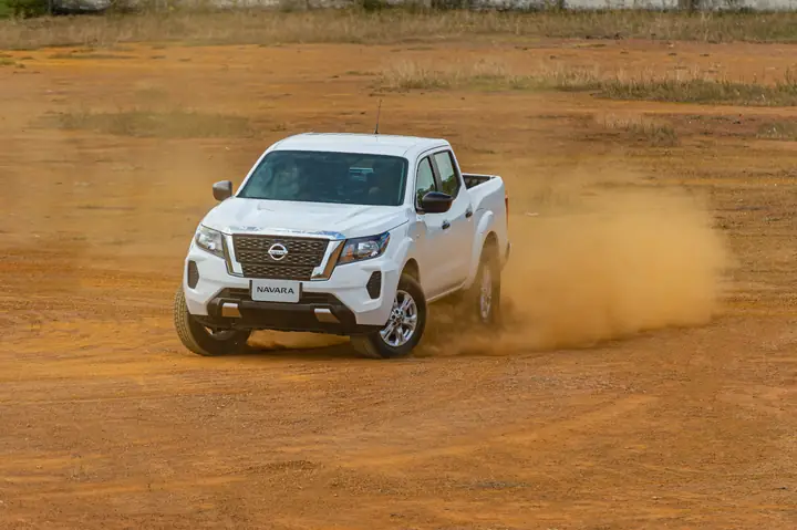 So Sánh Nissan Navara El Và Mazda Bt-50 4x2 At: Nên Chọn Xe Nào Cho Nhu Cầu Của Bạn?