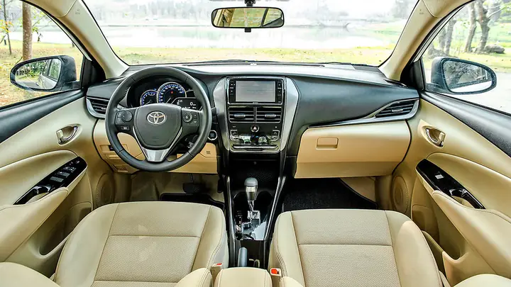 So Sánh Nội Thất Toyota Vios Và Mazda 2: Lựa Chọn Nào Phù Hợp Với Bạn?