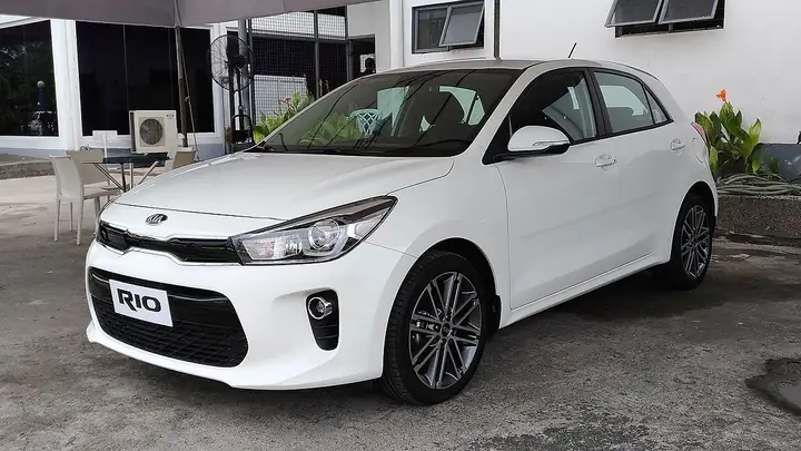 So Sánh Kia Rio Hatchback Và Mazda 2 Hatchback: Lựa Chọn Nào Phù Hợp?