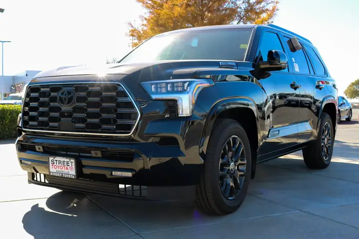 Street Toyota: Khám Phá Xu Hướng Xe Hơi Đô Thị Của Toyota Và Cách Tận Dụng Tối Đa