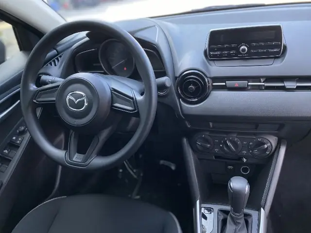 Sự Khác Biệt Giữa Mazda 2 Và Mazda 2 Premium: Đâu Là Lựa Chọn Phù Hợp?