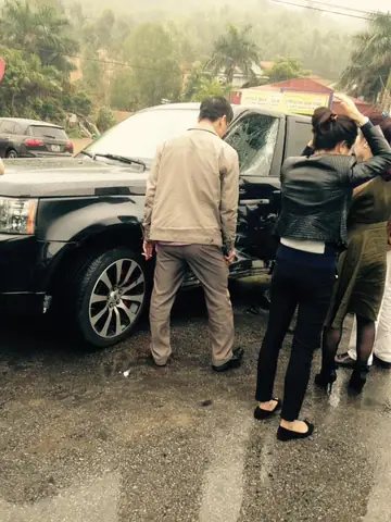 Tai Nạn Quảng Ninh: Range Rover Và Mazda Va Chạm - Nguyên Nhân, Hậu Quả Và Bài Học An Toàn