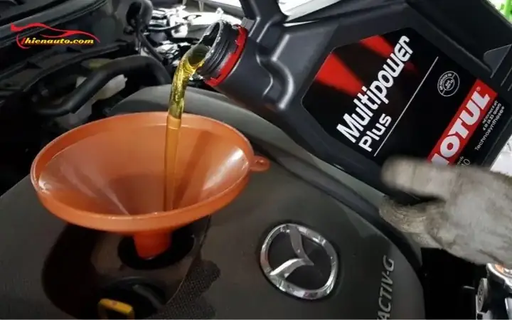 Thay Nhớt Xe Mazda: Loại Nào Tốt Nhất Và Bao Lâu Nên Thay?