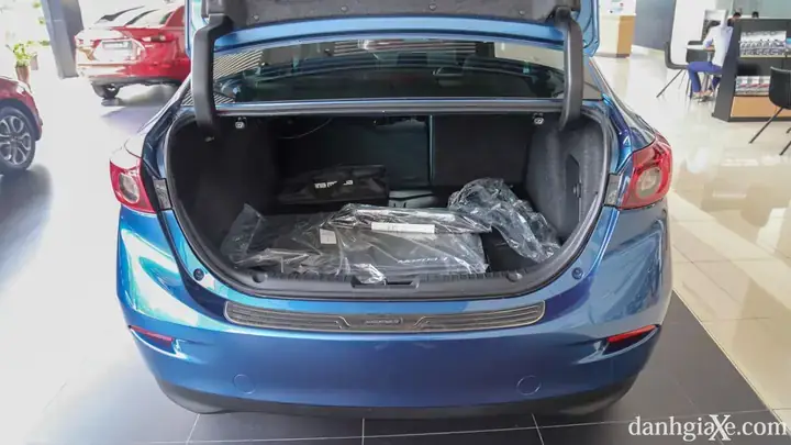 Tổng Thể Khoang Hành Lý Trên Mazda 6: Dung Tích, Kích Thước Và Cách Tối Ưu Hóa