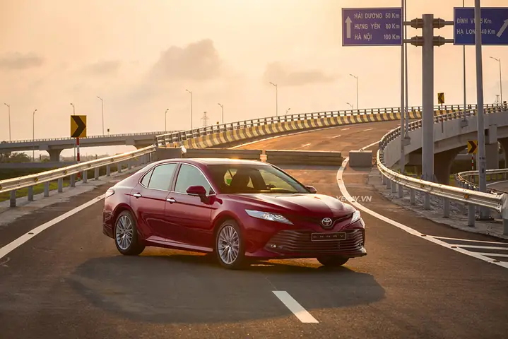Toyota 2.5 Q: Đánh Giá Chi Tiết Động Cơ Và Tính Năng Toyota 2.5 Q: Đánh Giá Chi Tiết Động Cơ Và Tính Năng