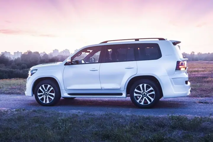 Toyota 200: Tổng Quan Và Những Điểm Cần Biết