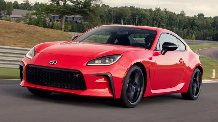 Toyota 86 Giá Niêm Yết 2024: Đánh Giá Toàn Diện Giá Bán, Chi Phí Sở Hữu Và Lựa Chọn Mua Xe Thể Thao Đỉnh Cao