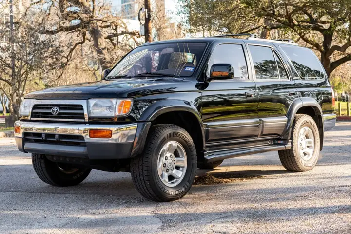 Toyota 98: Tổng Quan Đầy Đủ Về Mẫu Xe Huyền Thoại Và Những Điểm Cần Biết