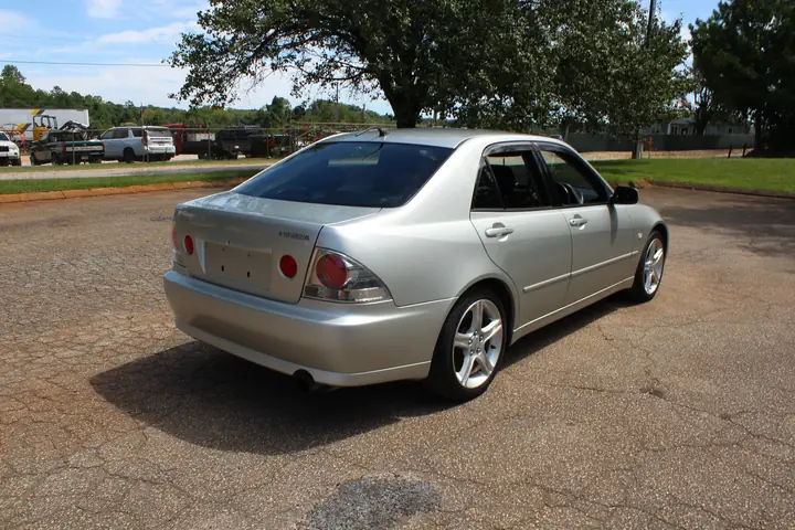 Toyota Altezza Là Gì? Tổng Quan Chi Tiết Về Mẫu Xe Thể Thao Nhật Bản