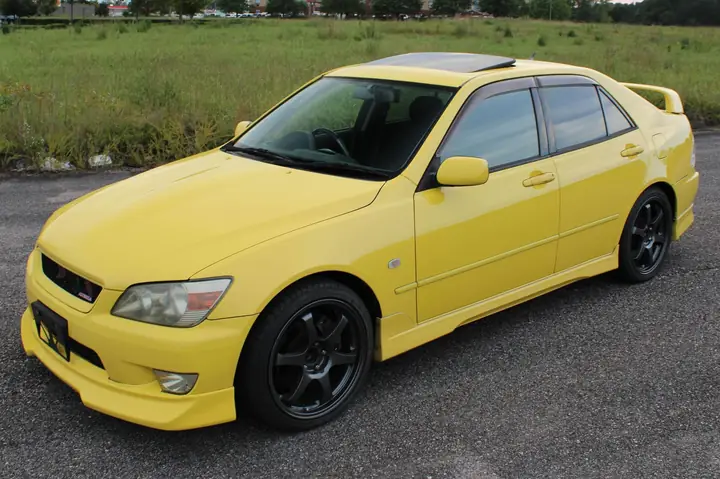 Toyota Altezza Là Gì? Tổng Quan Chi Tiết Về Mẫu Xe Thể Thao Nhật Bản
