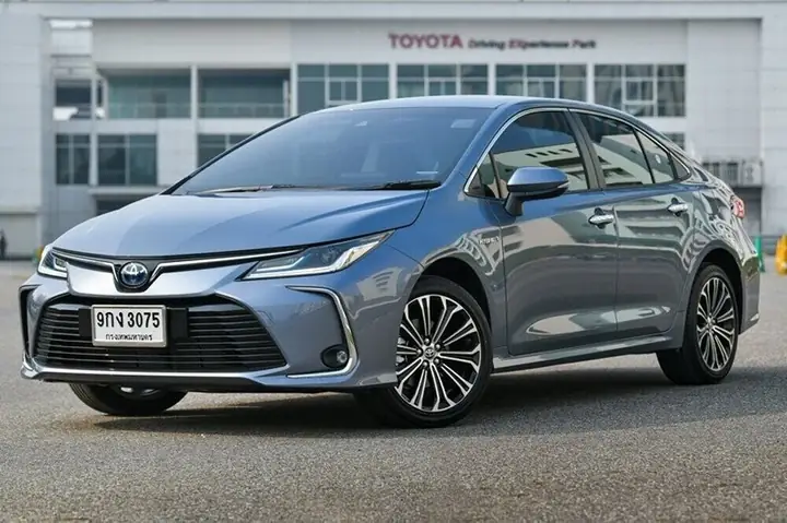 Toyota Altis Hybrid: Đánh Giá Toàn Diện Và Lợi Ích Cho Người Dùng