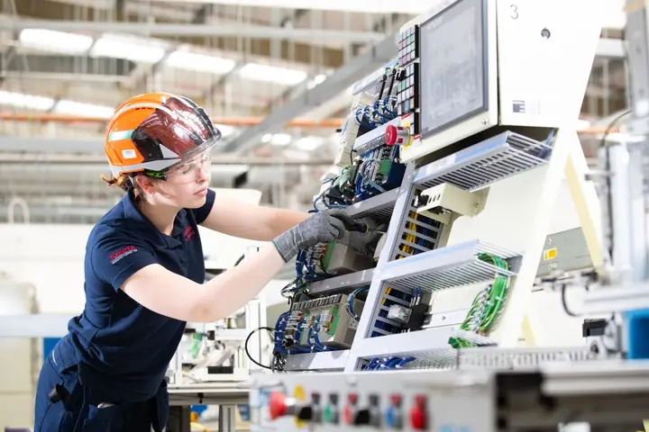 Toyota Apprenticeship: Hướng Dẫn Chi Tiết Chương Trình Đào Tạo Nghề Toyota Apprenticeship: Hướng Dẫn Chi Tiết Chương Trình Đào Tạo Nghề