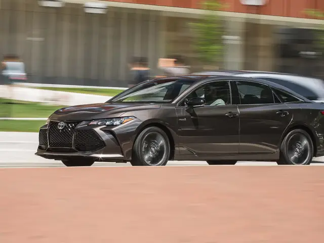Toyota Avalon Hybrid: Đánh Giá Toàn Diện Chiếc Sedan Hạng Sang Đột Phá Của Toyota Toyota Avalon Hybrid: Đánh Giá Toàn Diện Chiếc Sedan Hạng Sang Đột Phá Của Toyota