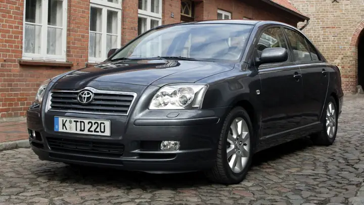 Toyota Avensis: Tổng Quan, Tính Năng Và Lời Khuyên Mua Xe An Toàn