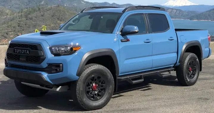 Toyota Blue Là Gì? Tất Cả Những Điều Bạn Cần Biết Về Màu Xanh Đặc Trưng Của Toyota
